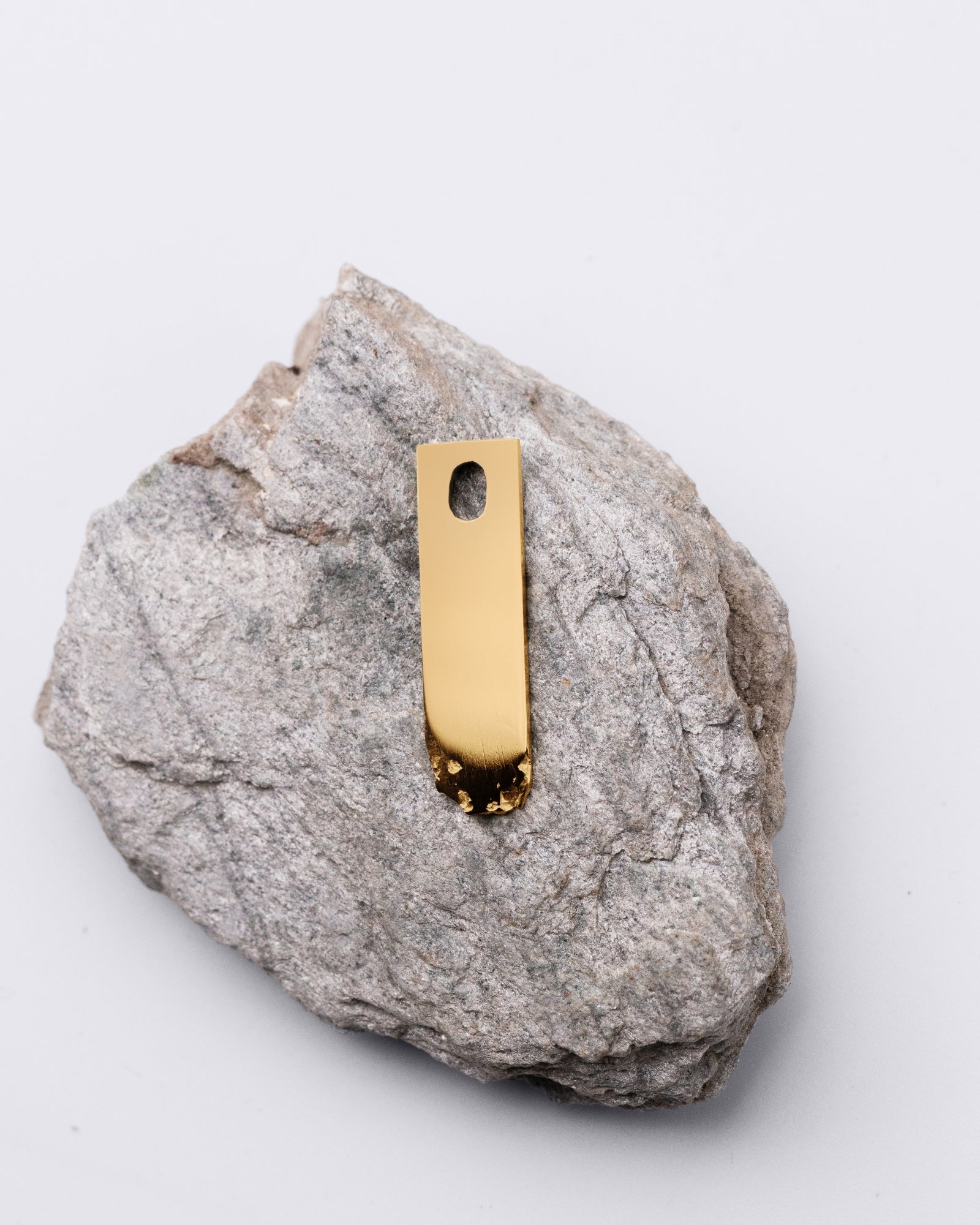 pendentif éthique plaque marquée en vermeil ou or jaune