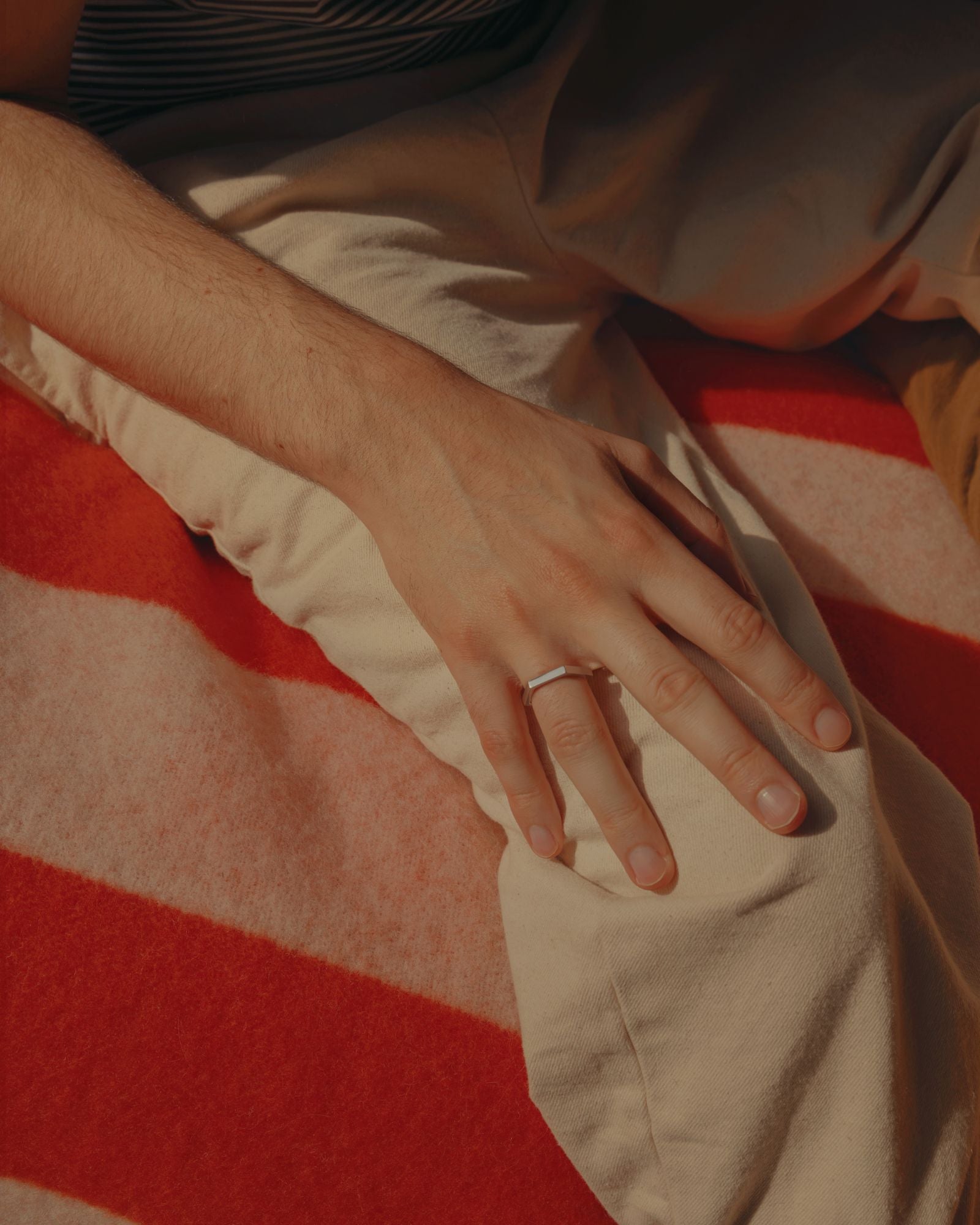 Photo d'une ague éthique portée pour homme en argent labellisé