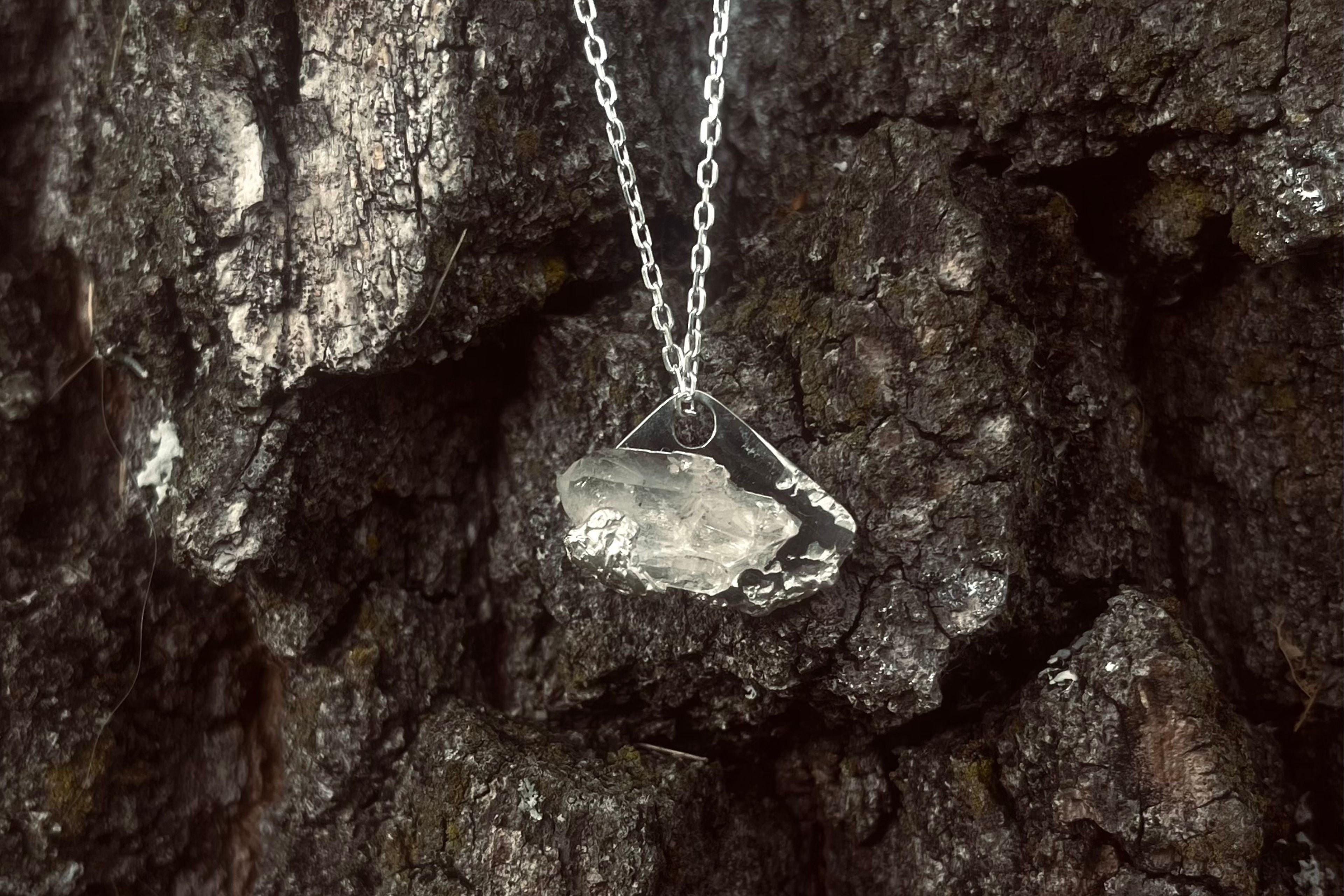 Pendentif unique en argent avec quartz de france