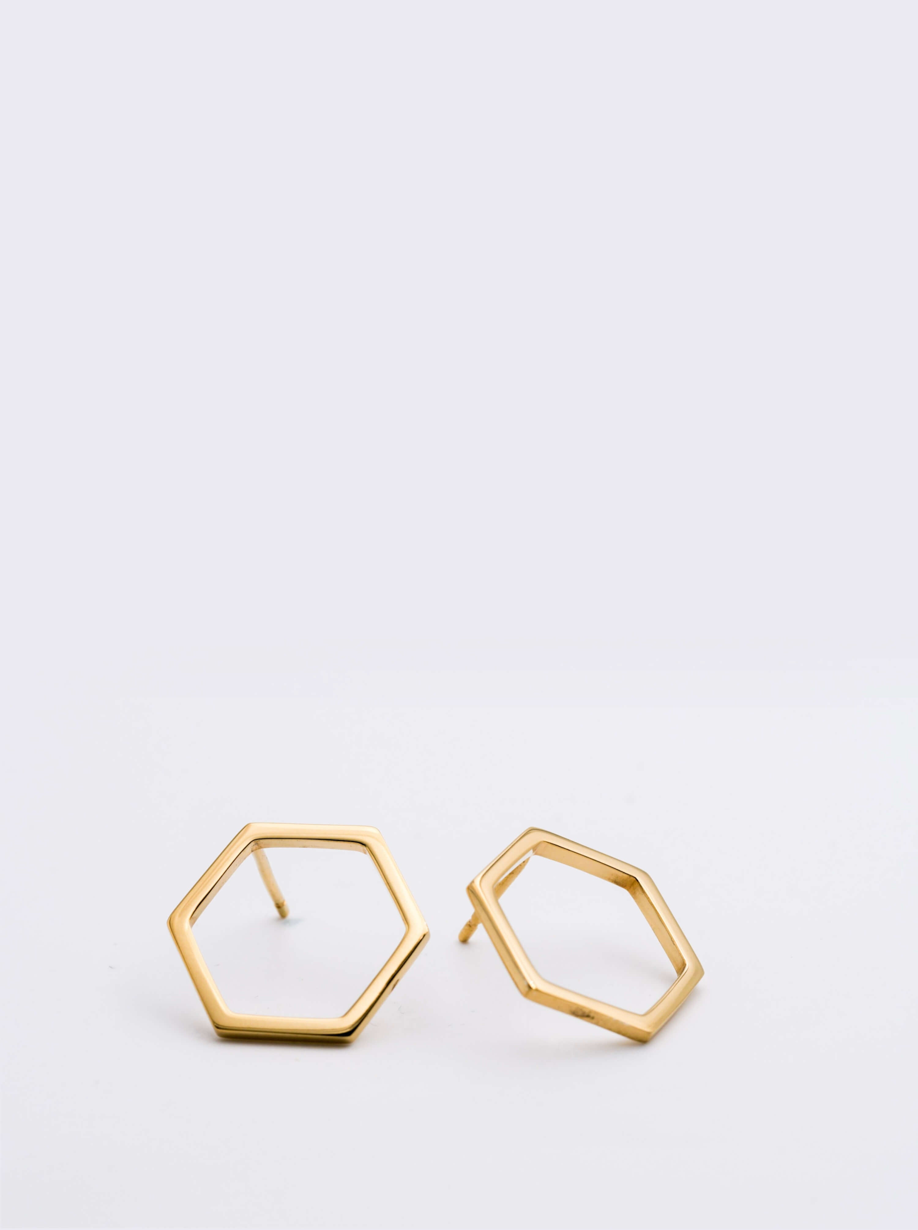Boucles d'oreilles Essentiel 18 Vermeil non portées sur fond blanc